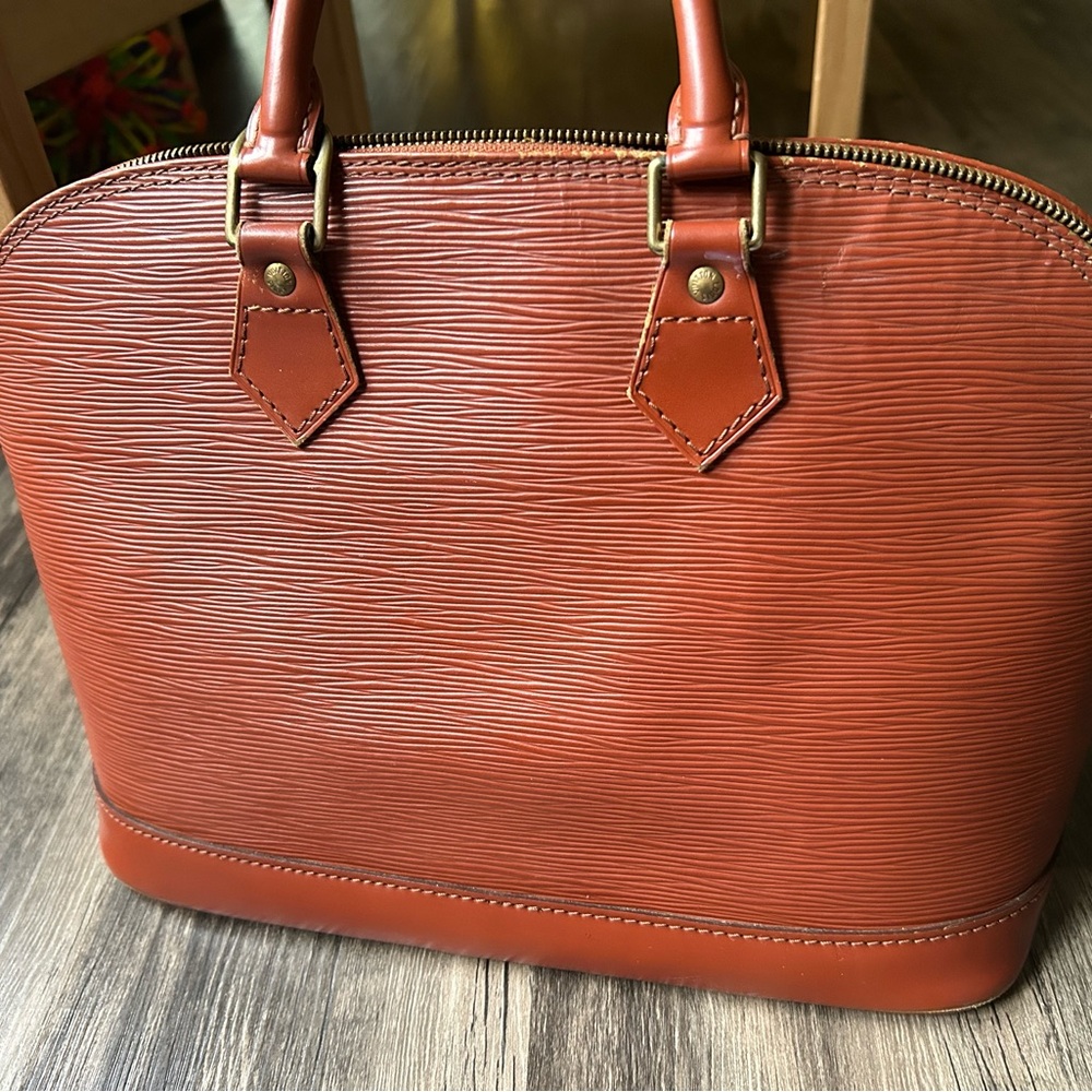 Louis Vuitton Epi Alma PM Kenya Fawn - Picture 9 of 16